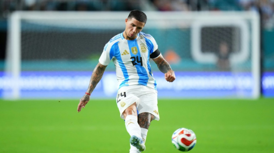 Fernández, Álvarez, Molina e Simeone desfalcam Argentina em amistoso contra Angola