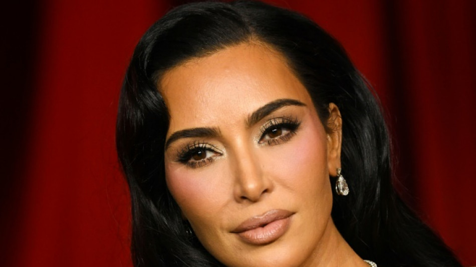 Kim Kardashian testifica en el juicio por el millonario robo que sufrió en París