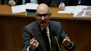 La agencia de calificación Moody's mantiene la nota de Francia, pero baja su perspectiva