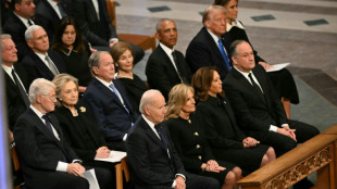 Autour du cercueil de Carter, une fugace image d'unité