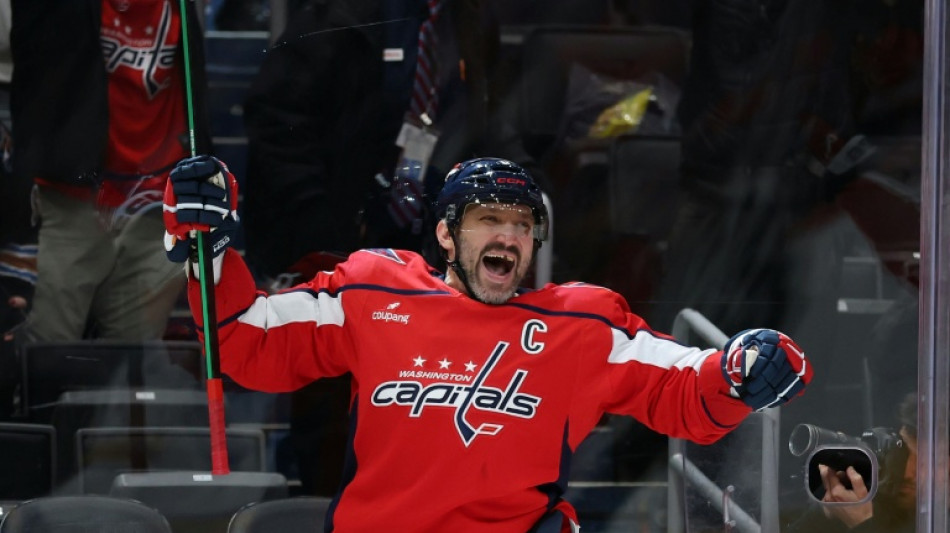 Ovechkin first to score 900 NHL goals as Capitals beat Blues
