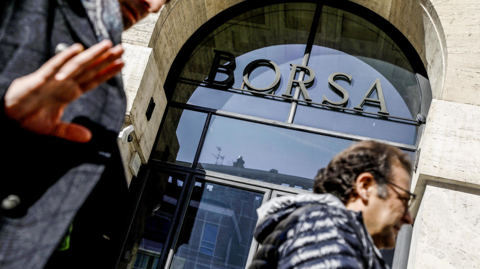Borsa: Milano maglia nera con petroliferi e banche, bene Stm
