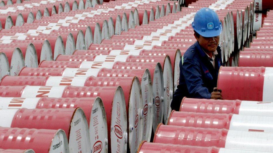 Il petrolio è in rialzo a New York a 61,97 dollari