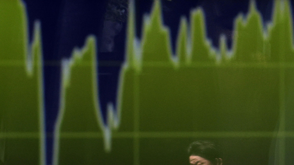 Borsa: Tokyo, apertura in lieve calo (-0,45%)