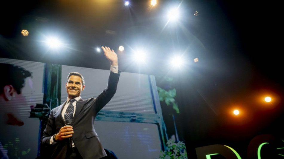 Élections aux Pays-Bas: duel très serré entre l'extrême droite et le centre