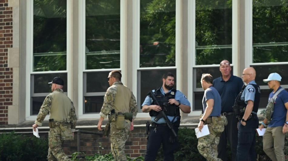 Autoridades investigam motivação de tiroteio que matou duas crianças em igreja nos EUA