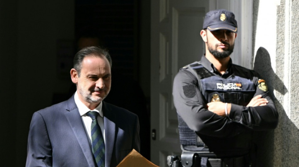 Justiça da Espanha determina prisão provisória para ex-ministro próximo de premiê