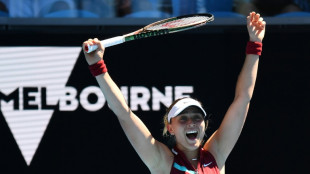 Badosa aplaca la rebelión de la joven Kostyuk para pasar a octavos en Australia