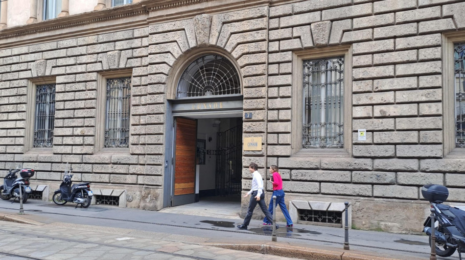 Consob oscura siti per vendere cripto con politici 'clonati'