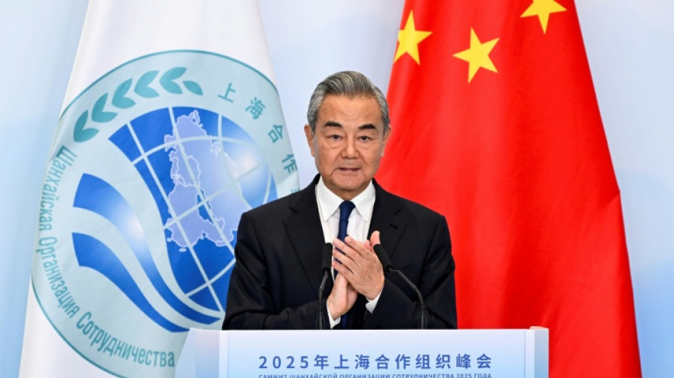 Chinesischer Außenminister zu Sicherheitsgesprächen in Russland