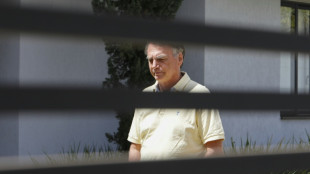 Brésil: la défense de Bolsonaro demande à ce qu'il purge chez lui ses 27 ans de prison