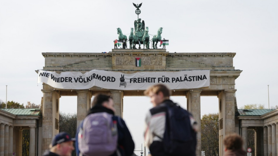 Protesta propalestina en Berlín en la emblemática Puerta de Brandeburgo 