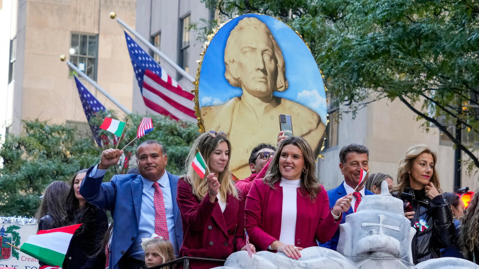 Trump proclama festa Cristoforo Colombo, 'amiamo gli italiani'